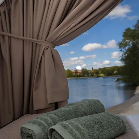Lodge Mave Park *